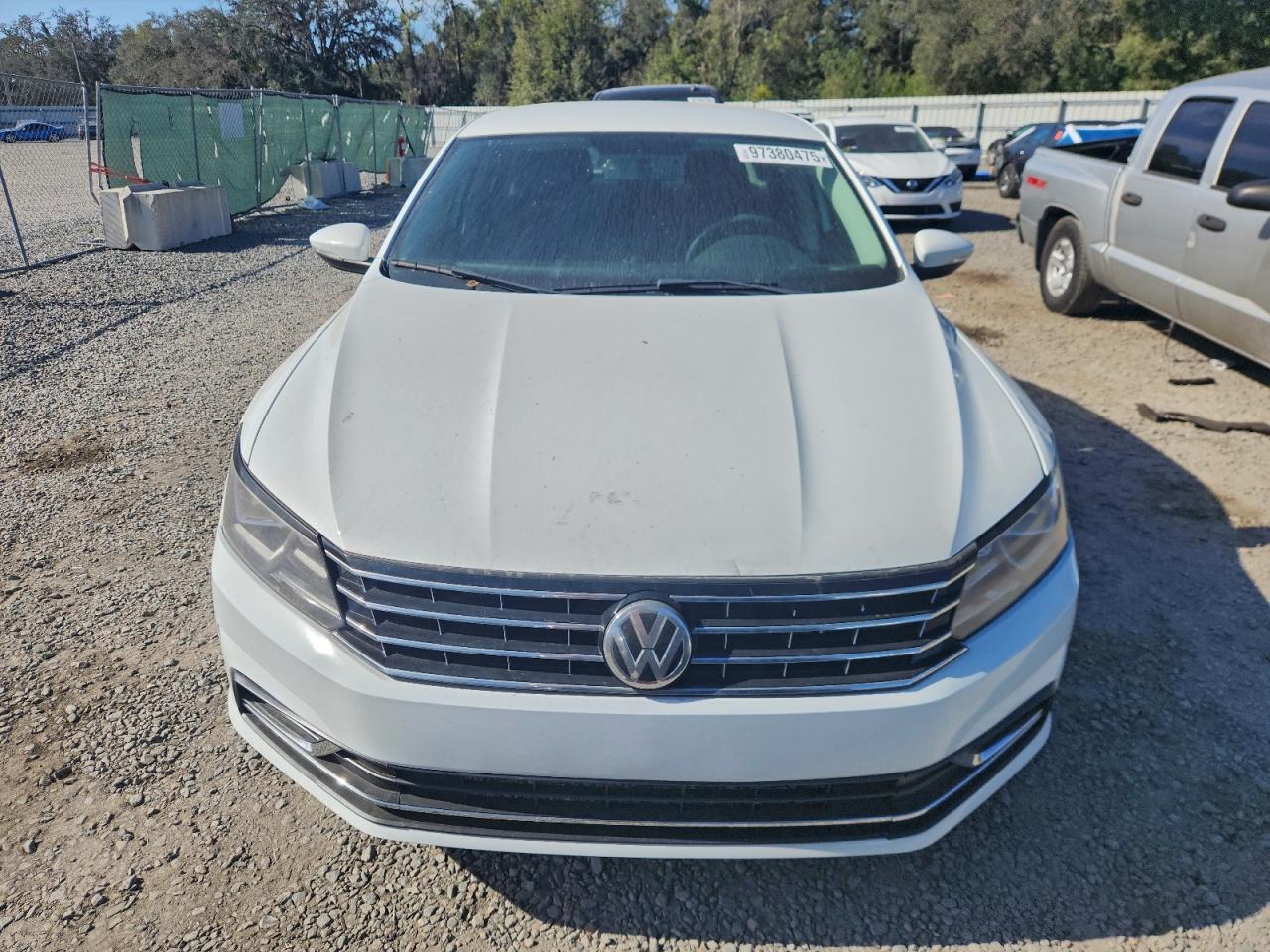 2017 Volkswagen Passat S - Фото 5