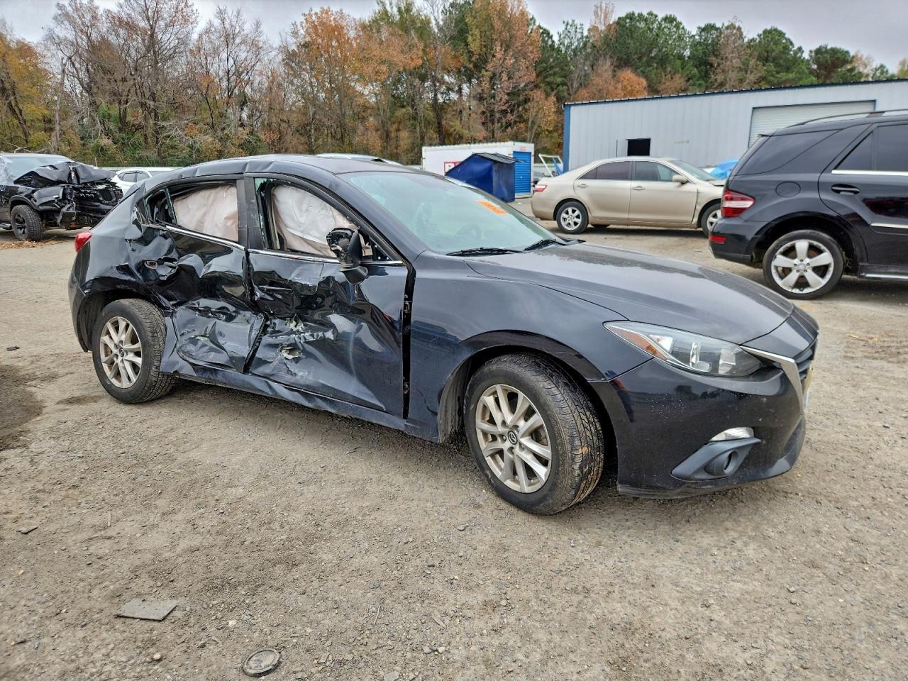 2015 Mazda 3 Grand Touring - Image 4