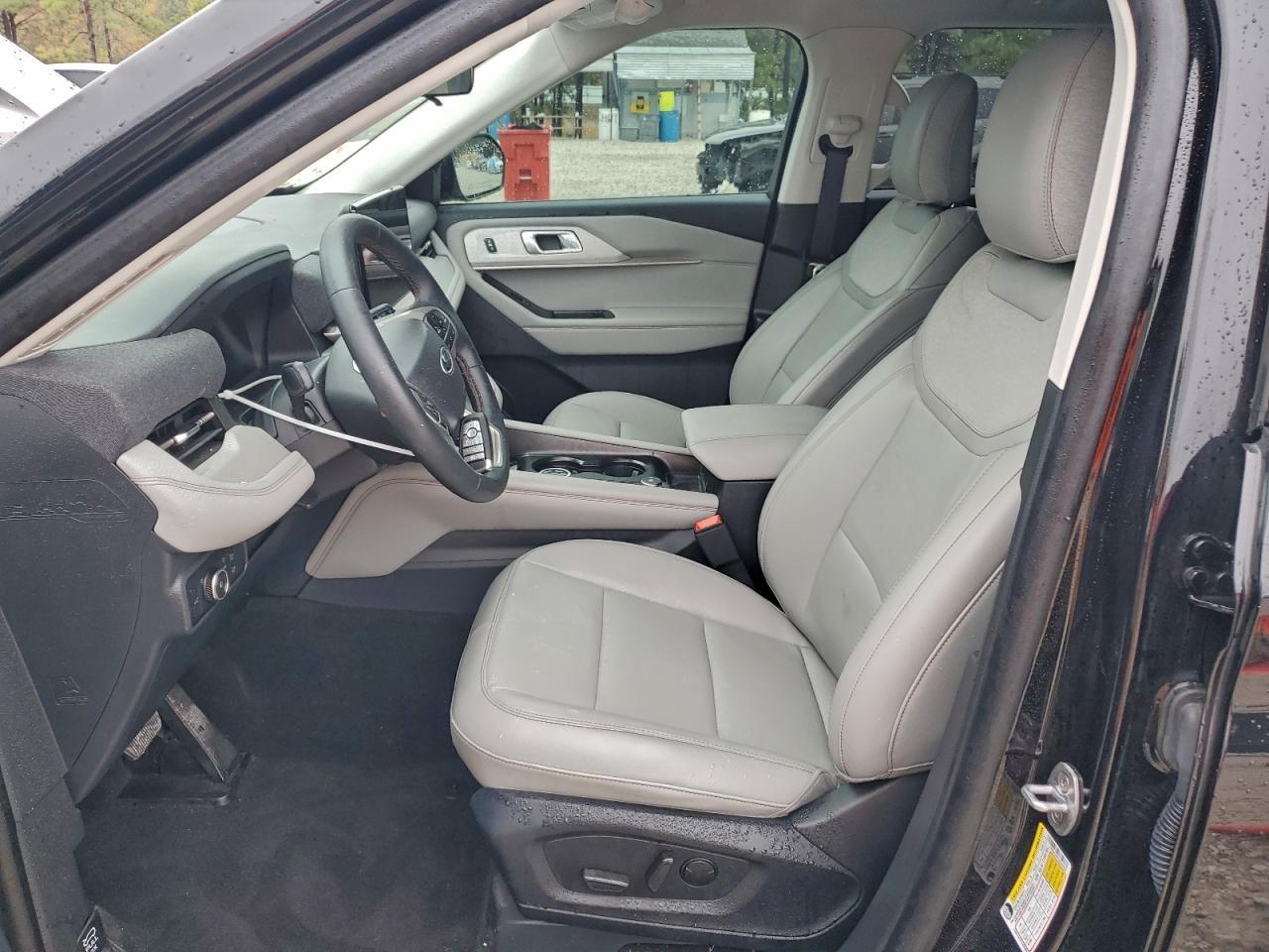 2025 Ford Explorer Active - Фото 7