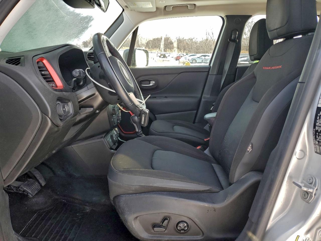 2018 Jeep Renegade Trailhawk - Image 7