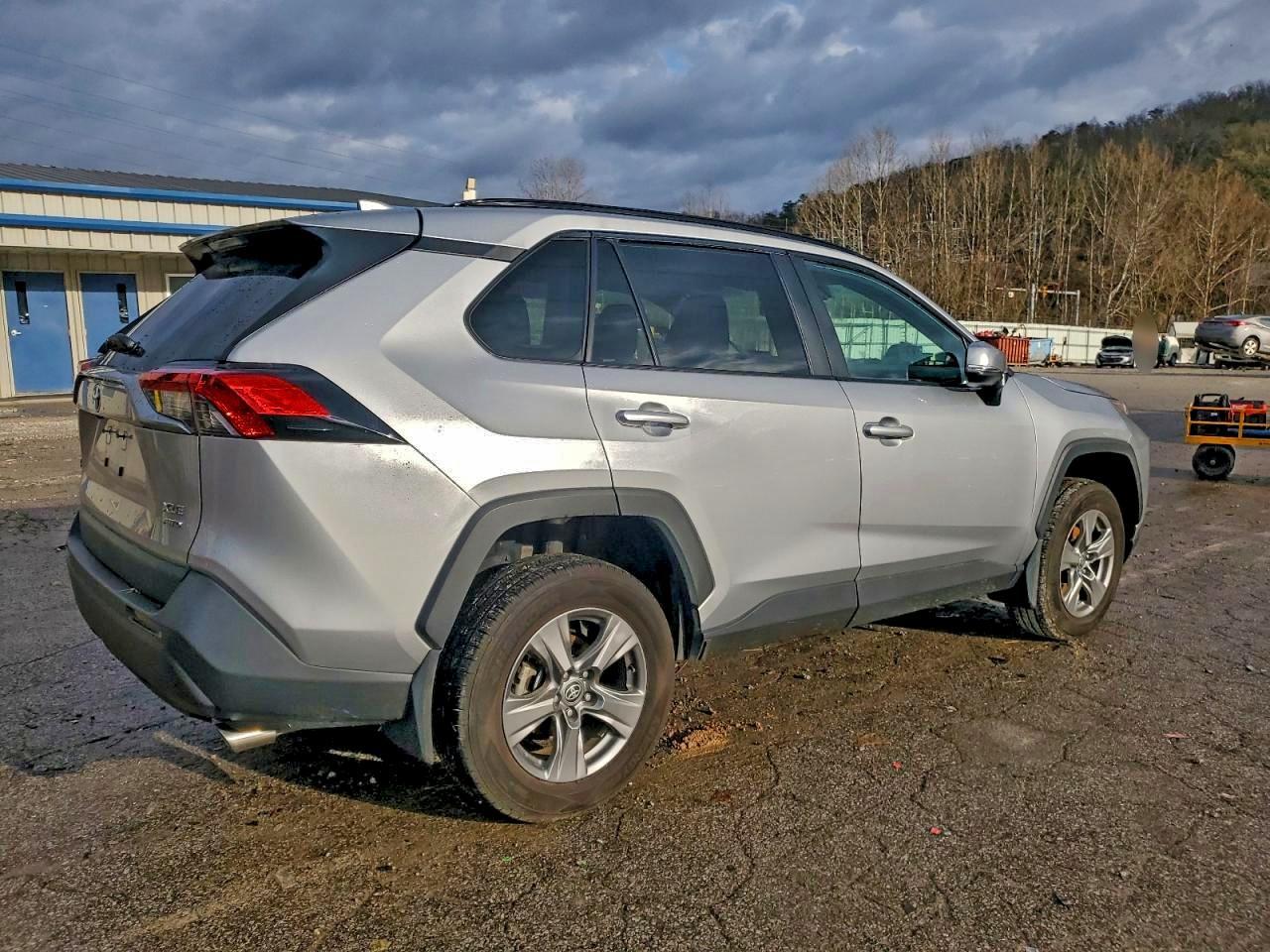 2024 Toyota Rav4 Xle - Фото 3