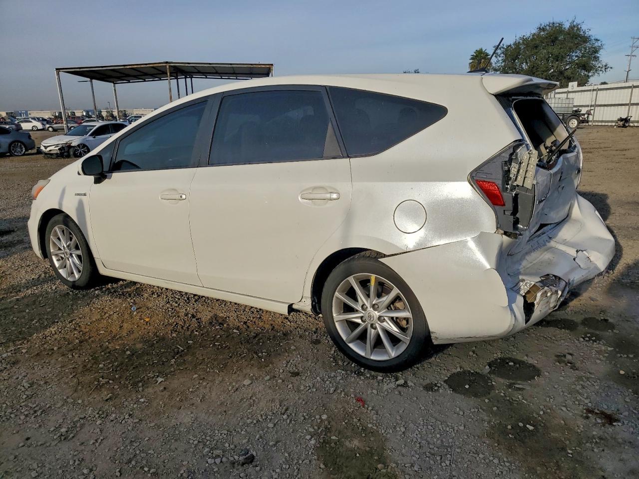 2012 Toyota Prius V - Фото 2