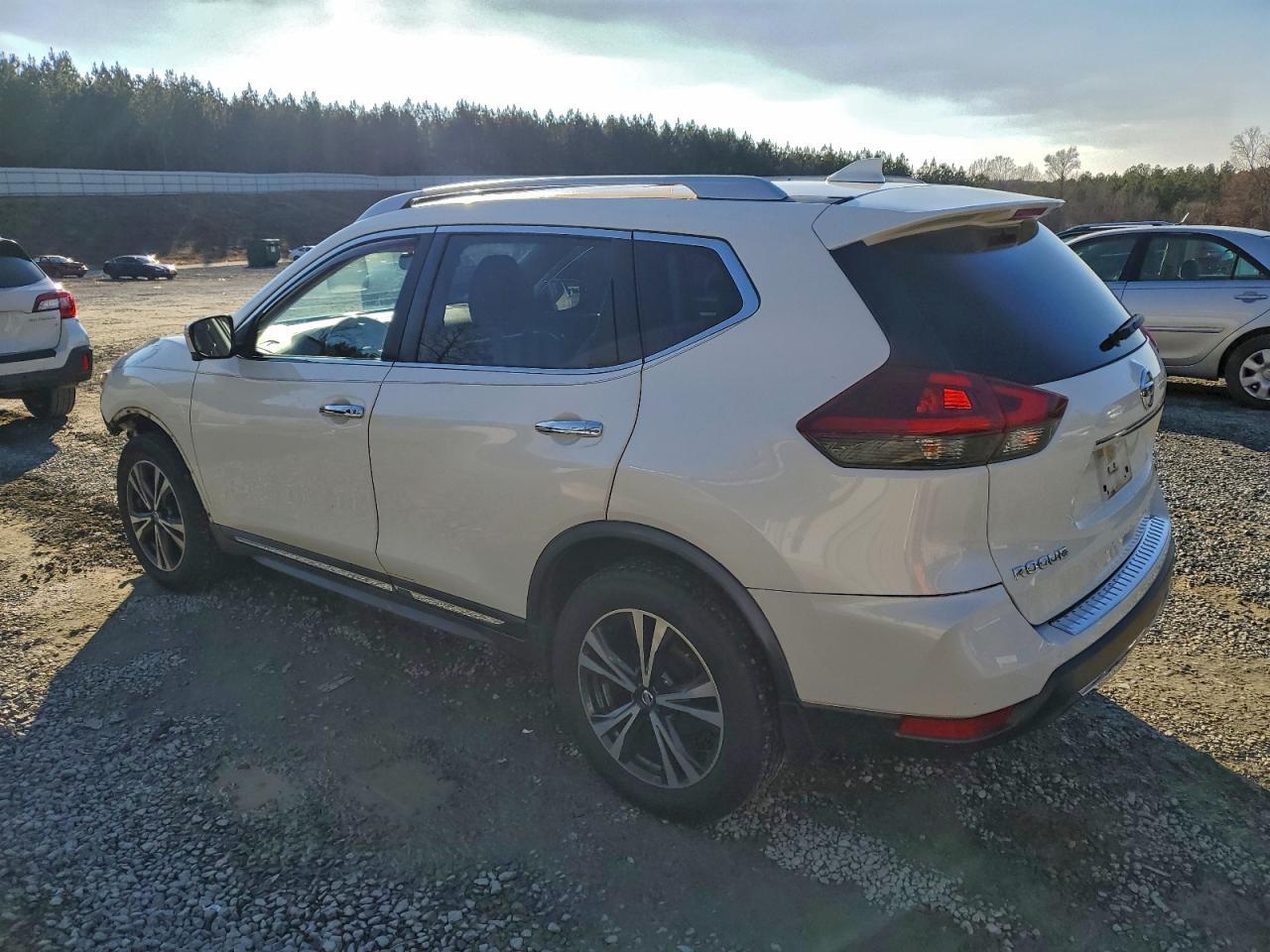 2018 Nissan Rogue S - Фото 2