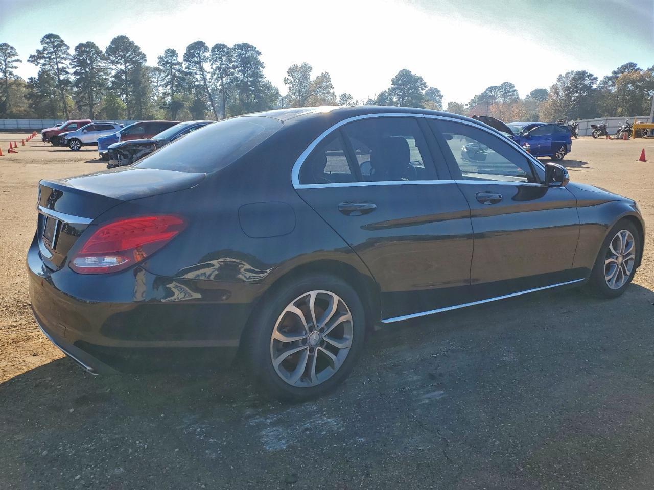 2016 Mercedes-Benz C 300 - Фото 3