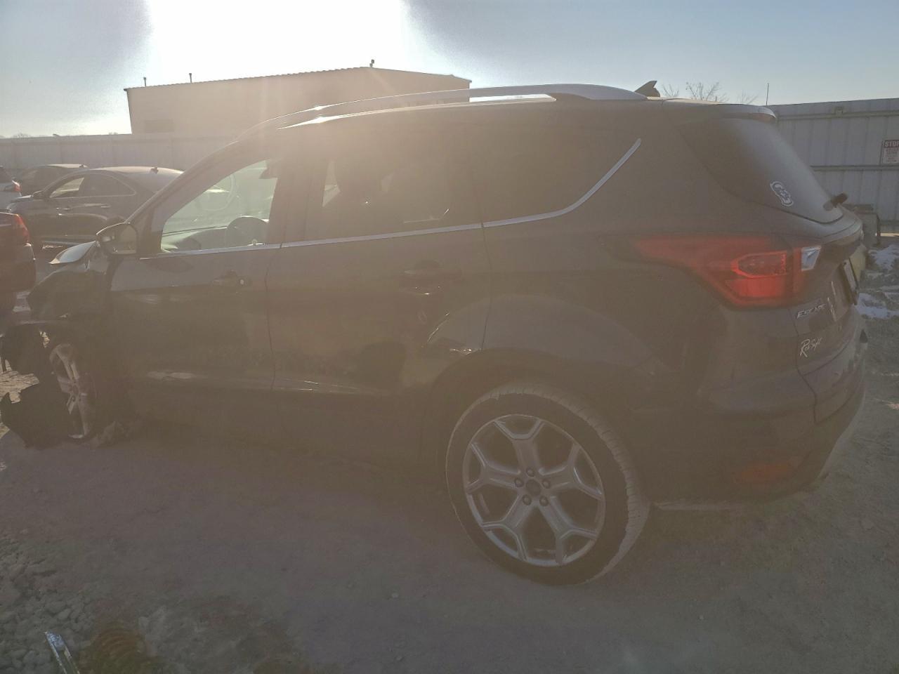 2019 Ford Escape Titanium - Фото 2