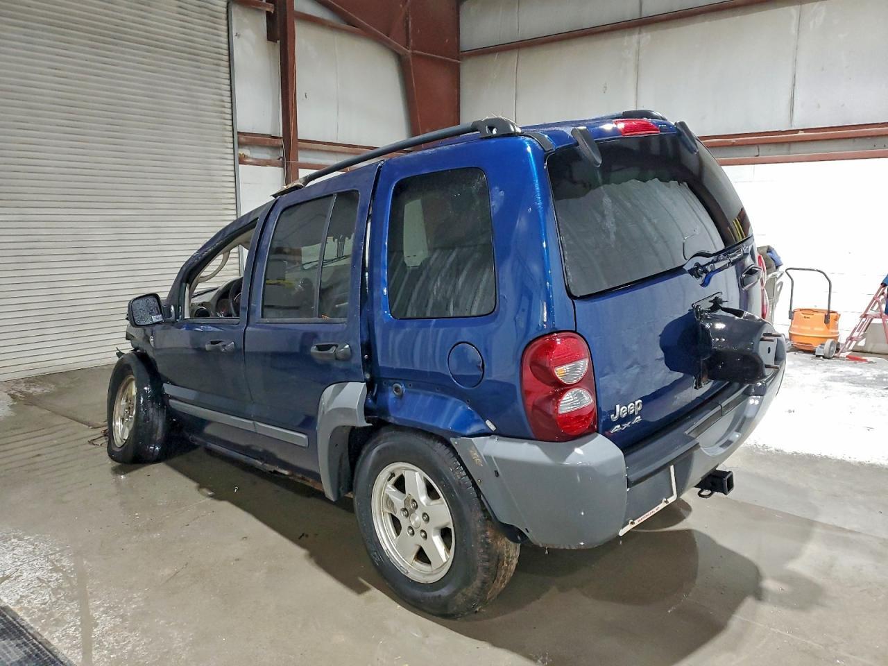 2005 Jeep Liberty Sport - Фото 2