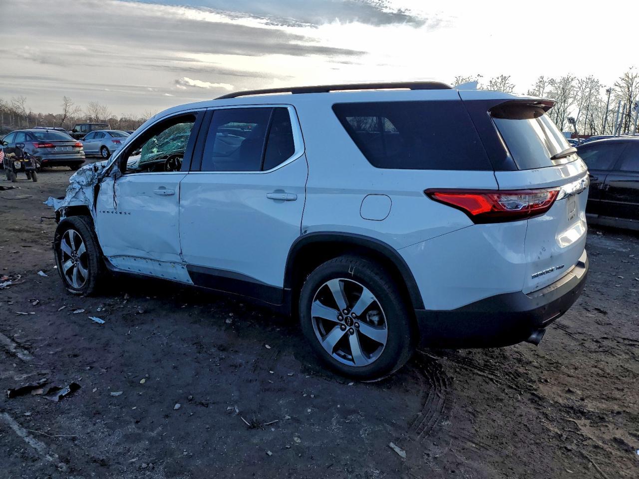 2021 Chevrolet Traverse Lt - Image 2