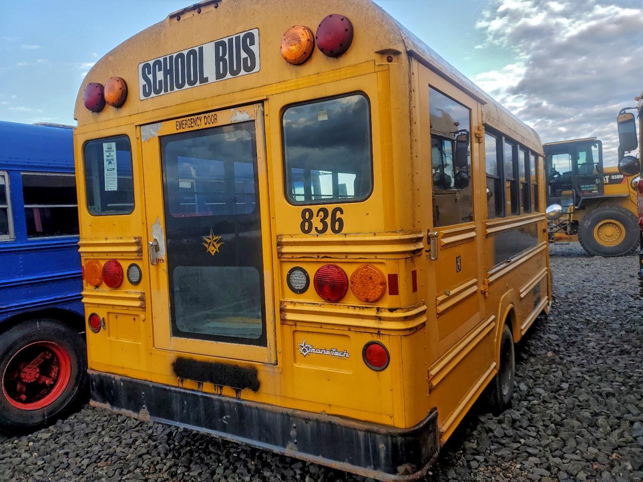 2011 Cprd Express G4500 - School Bus - Фото 4