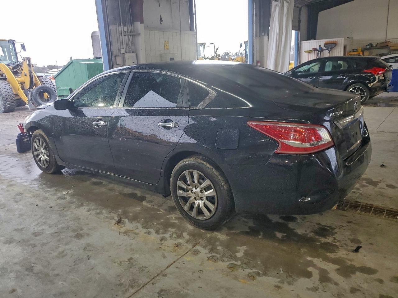 2013 Nissan Altima 2.5 - Фото 2