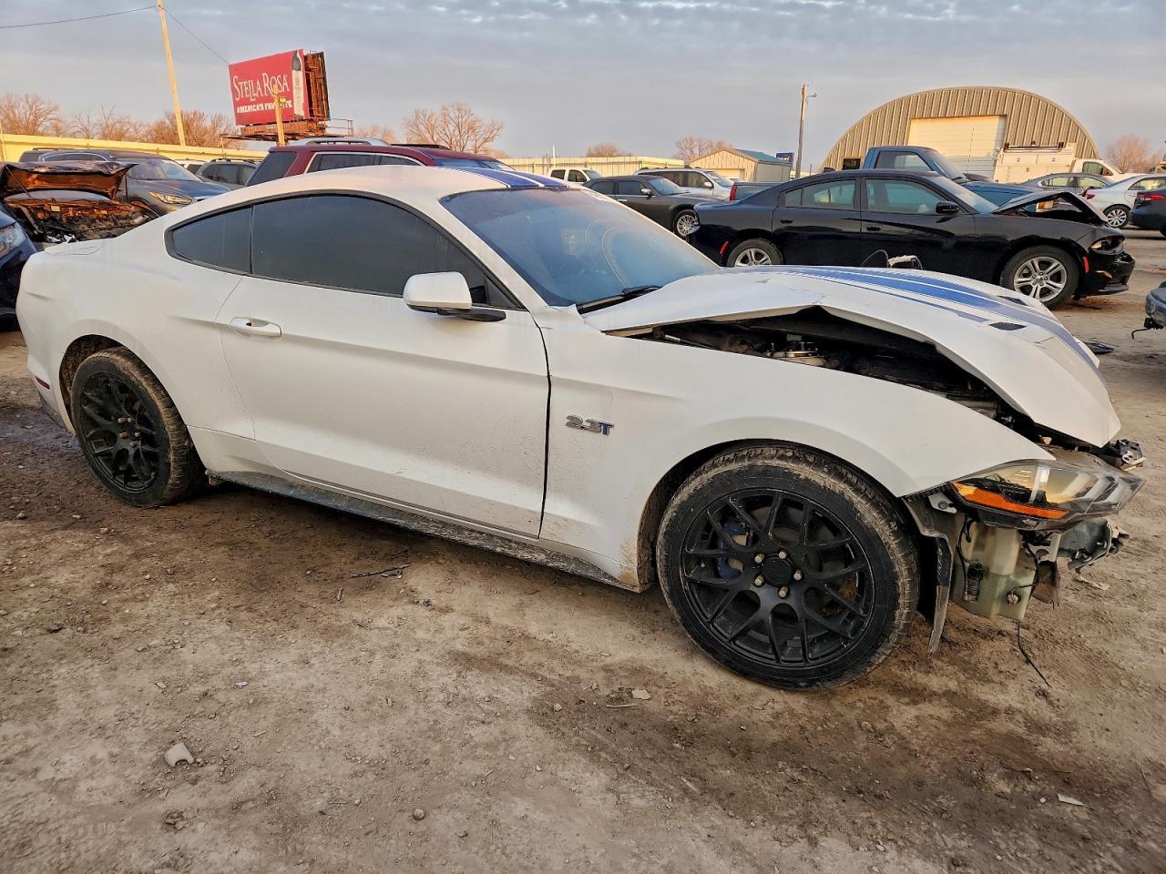 2019 Ford Mustang - Image 4