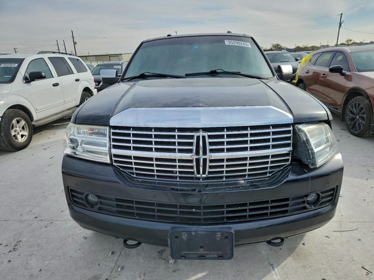 2012 Lincoln Navigator L - Image 5