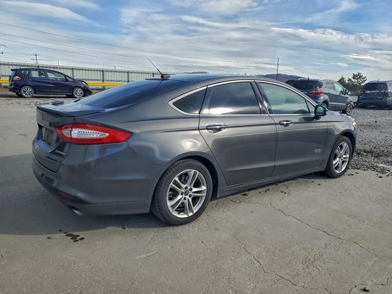 2016 Ford Fusion Titanium Phev - Фото 3