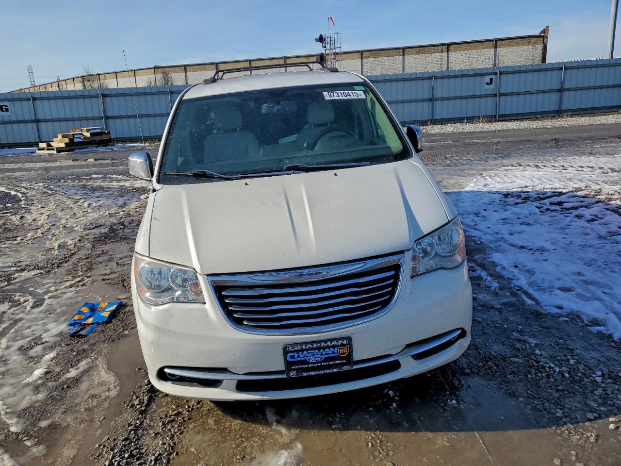 2013 Chrysler Town & Country Touring L - Фото 5