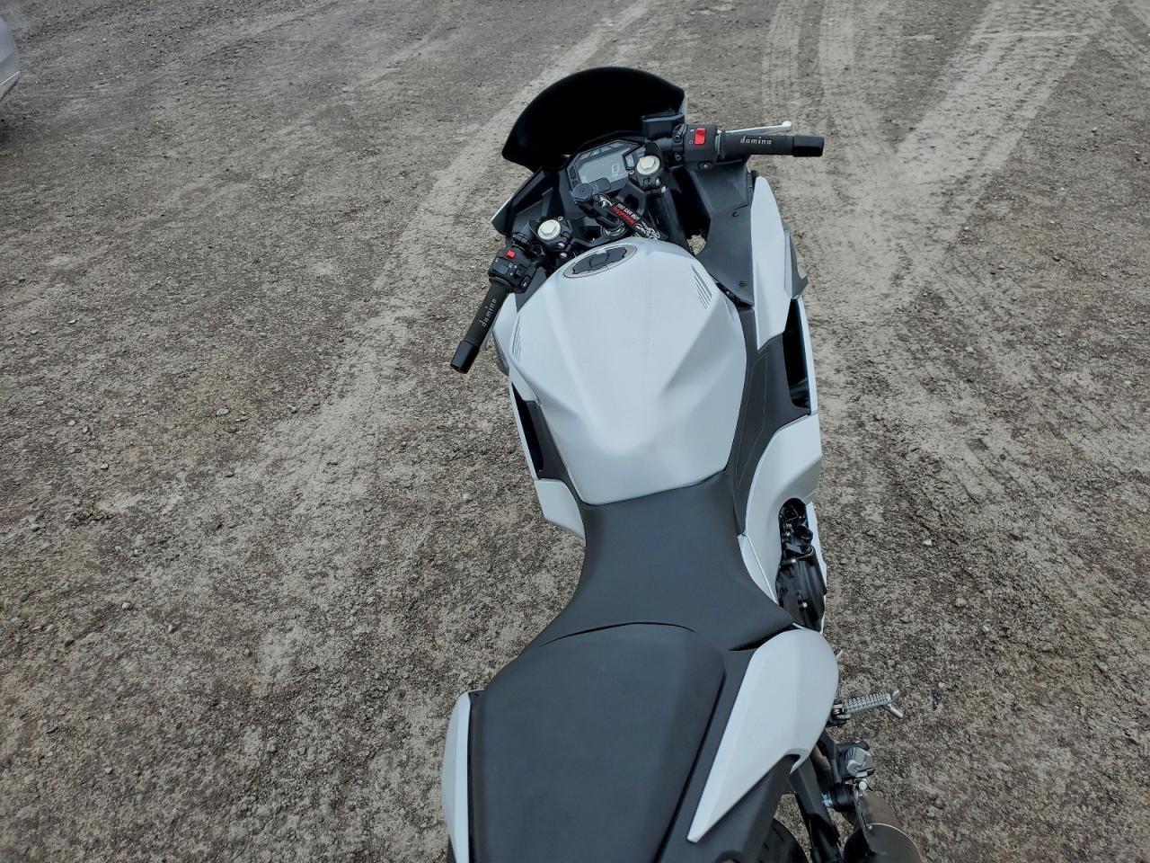 2025 Kawasaki Ex500 - Фото 6