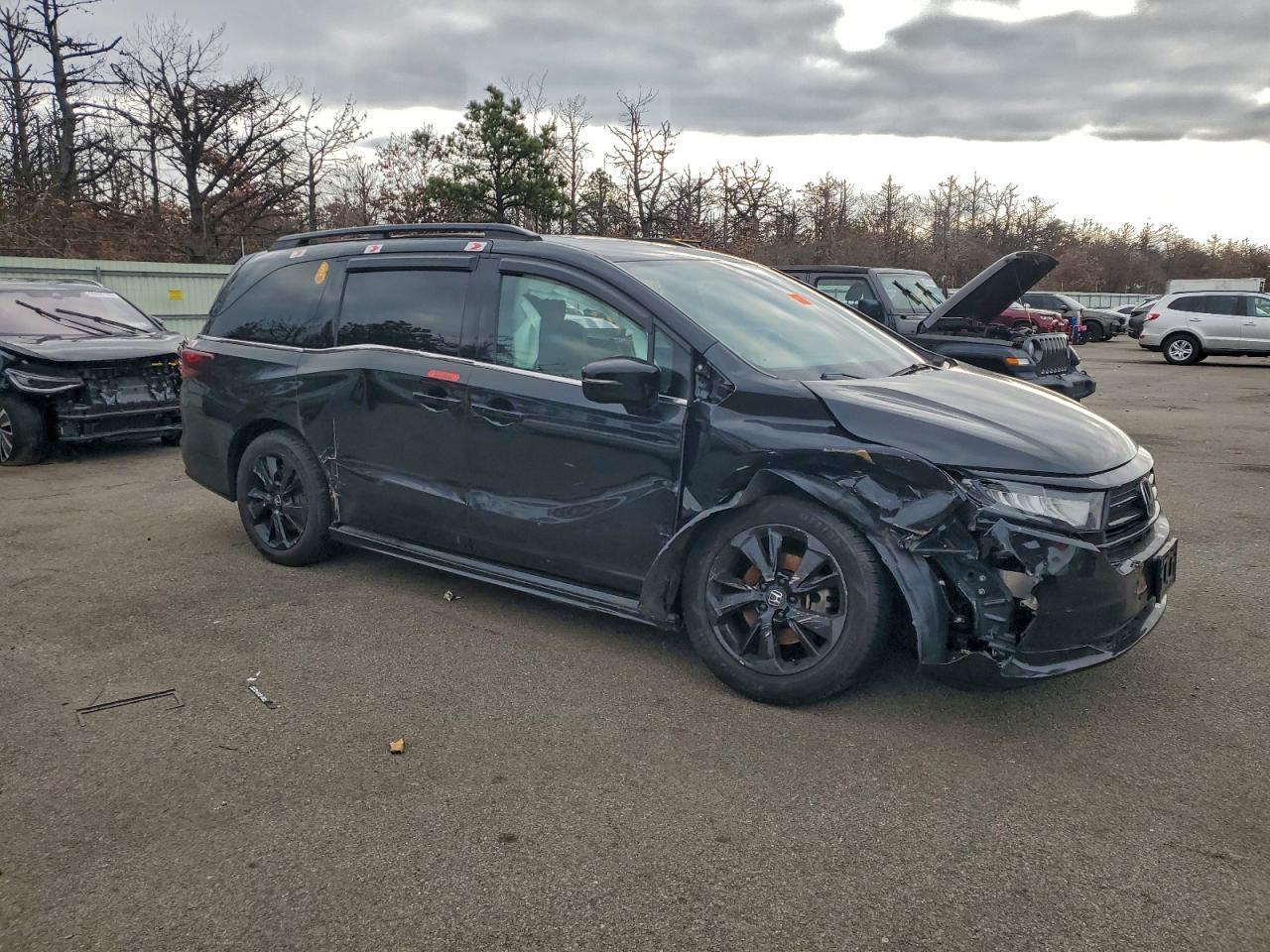 2023 Honda Odyssey Sport-L - Image 4