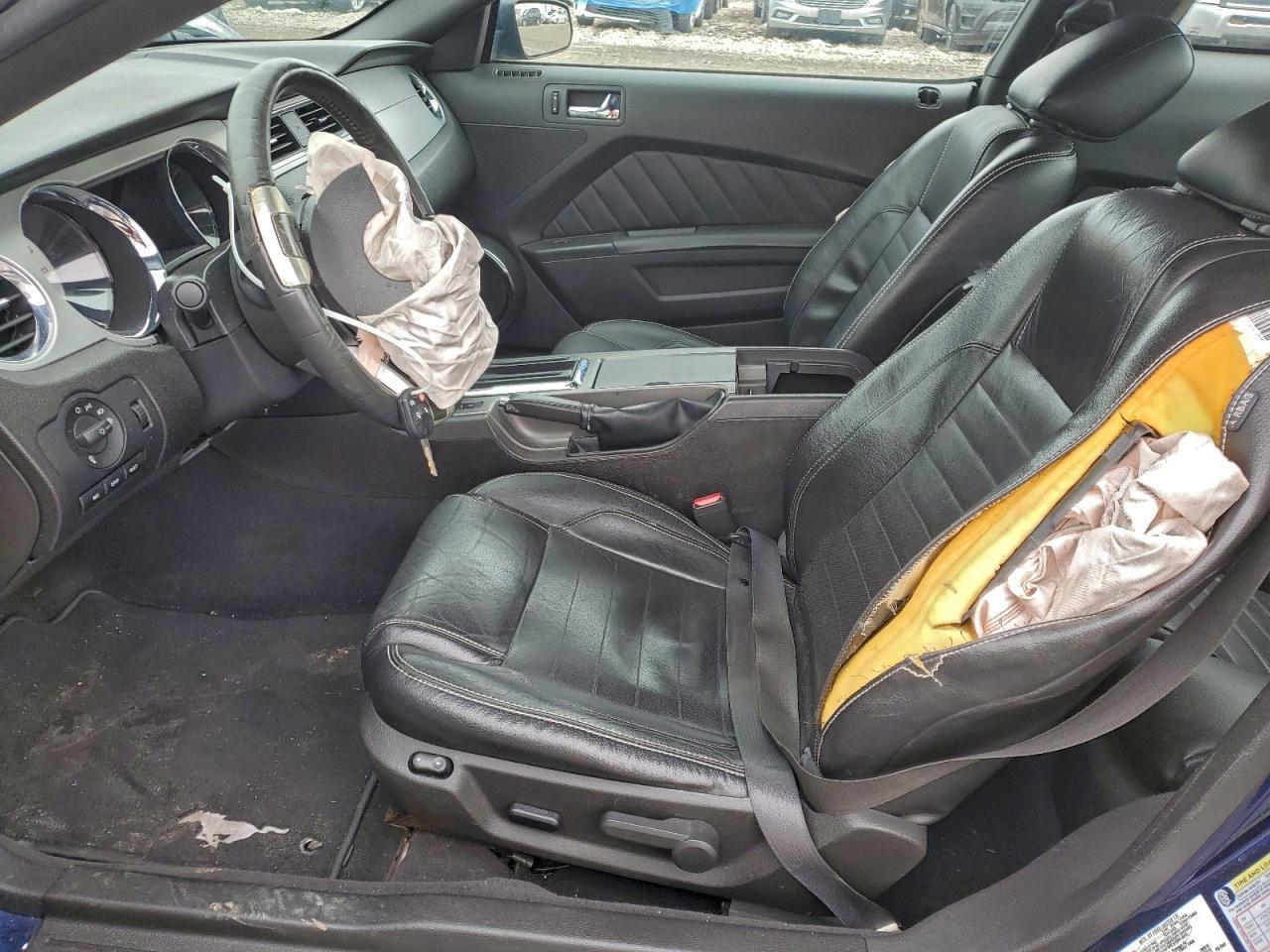 2010 Ford Mustang - Фото 7