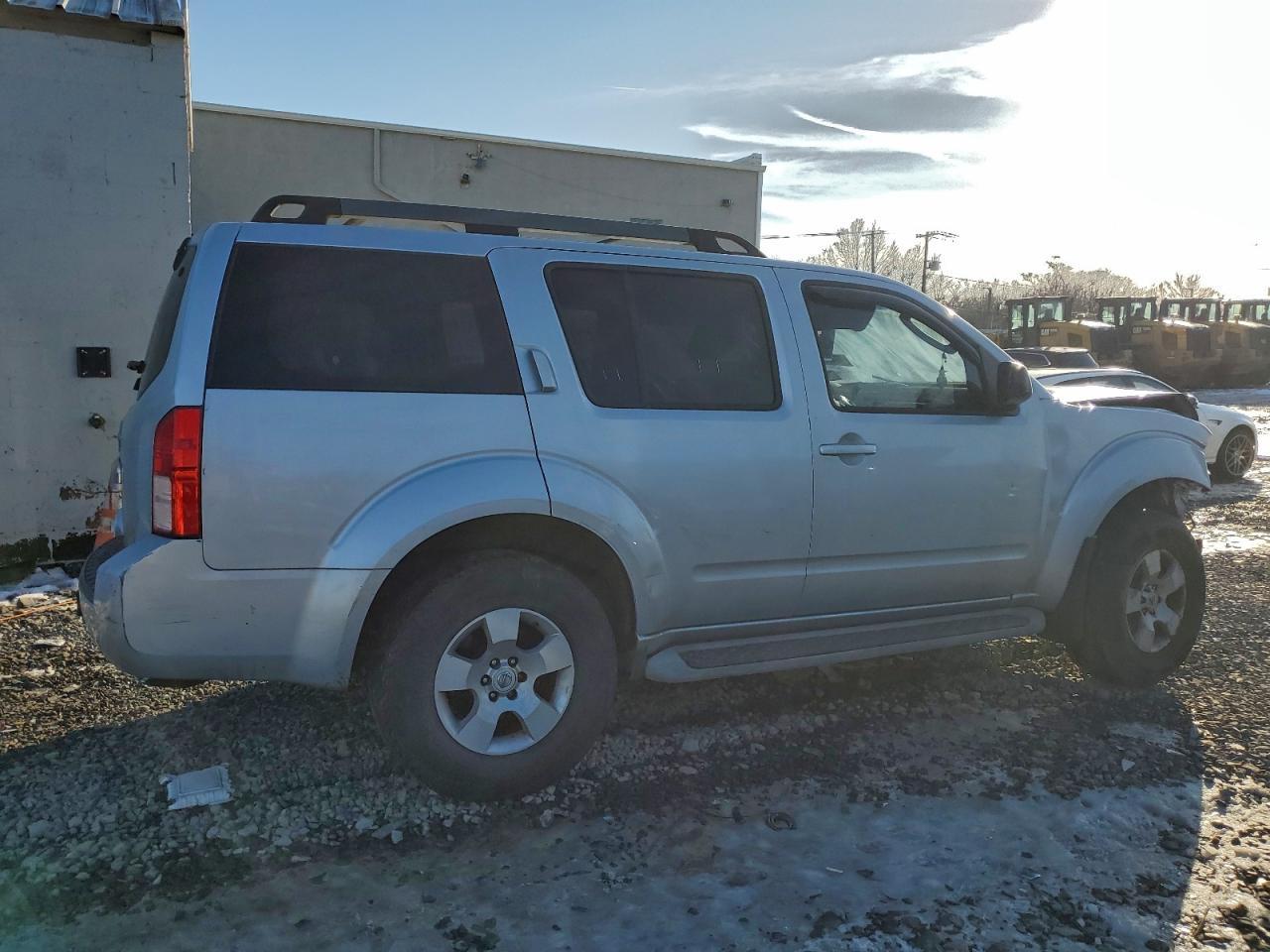 2011 Nissan Pathfinder S - Фото 3