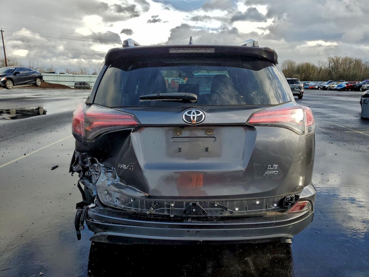 2017 Toyota Rav4 Le - Image 6