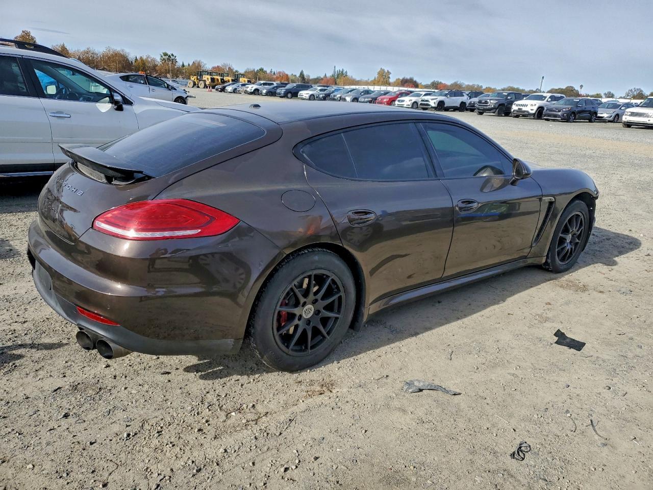 2014 Porsche Panamera S - Image 3