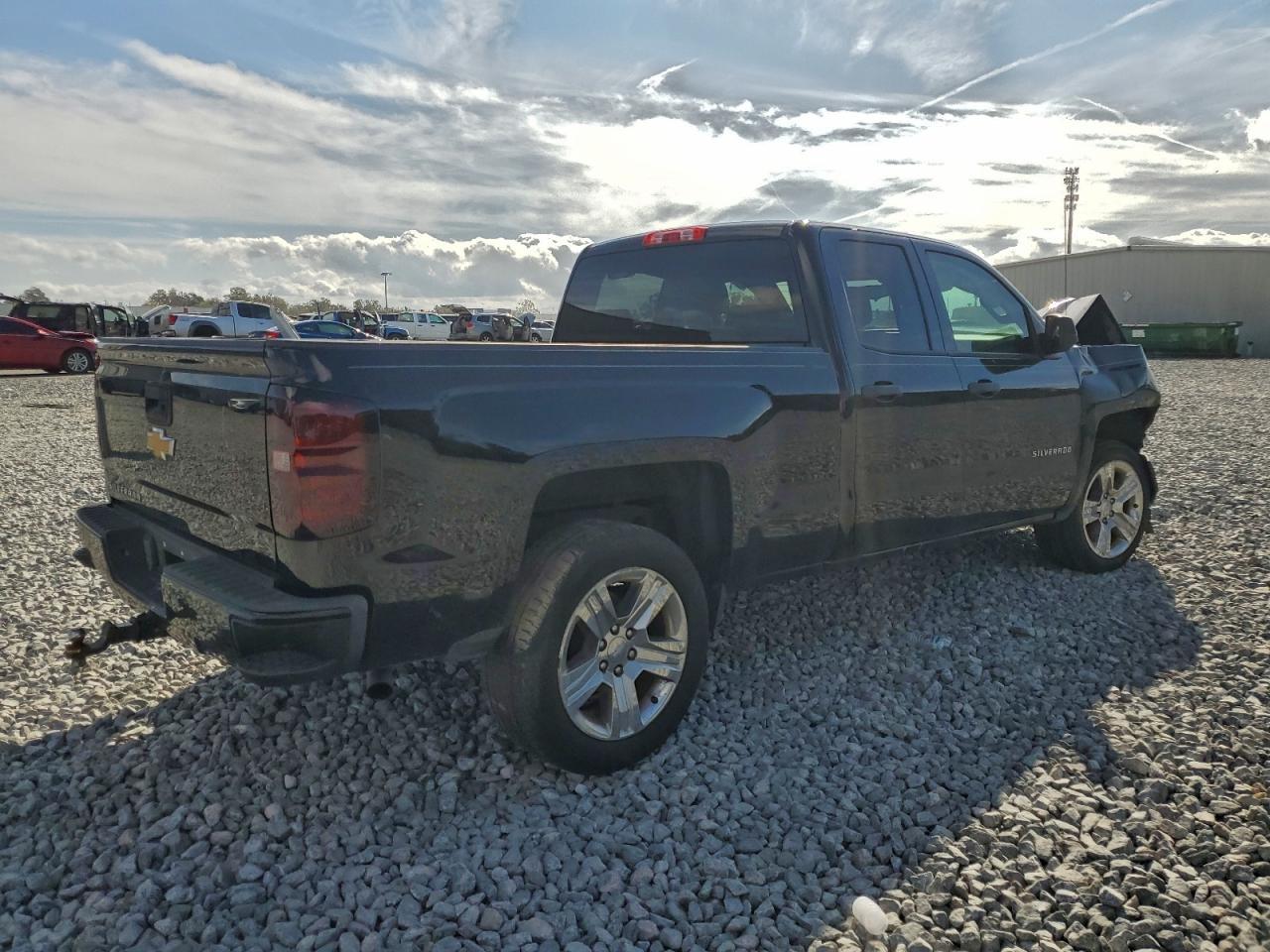 2016 Chevrolet Silverado C1500 Custom - Фото 3