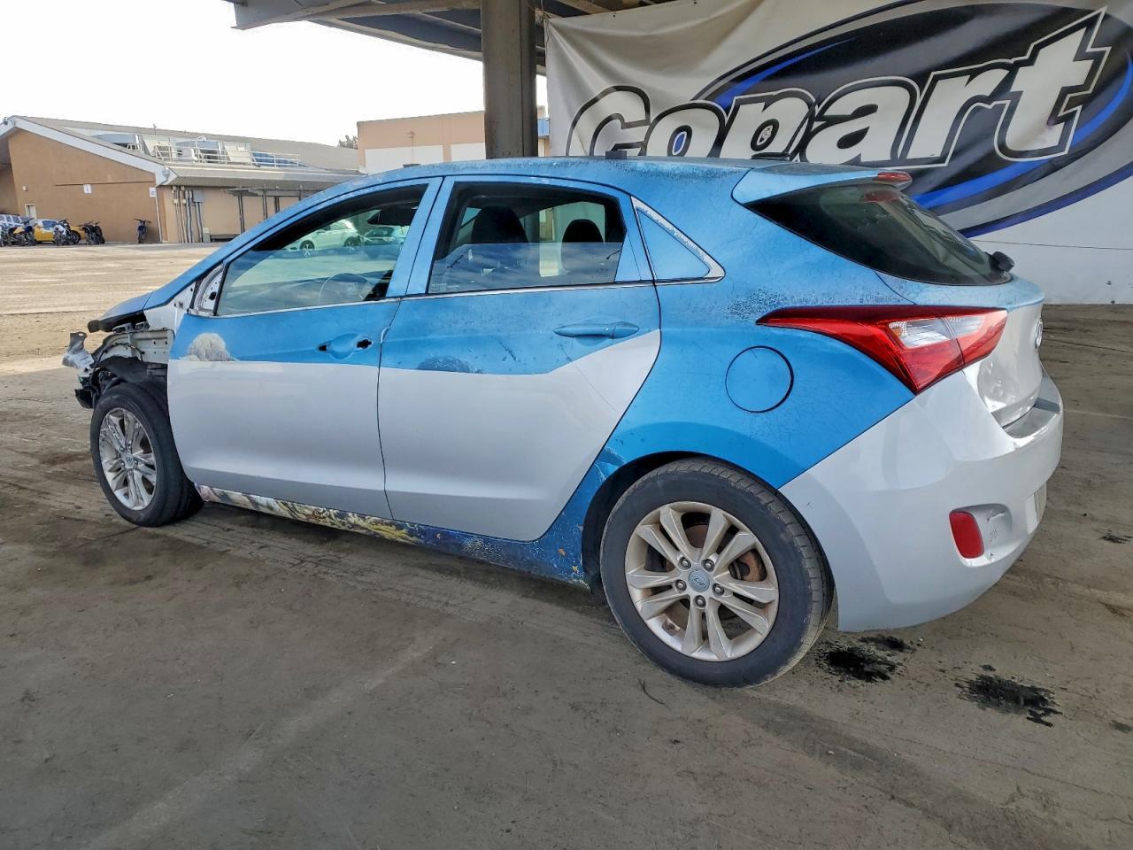 2016 Hyundai Elantra Gt - Image 2