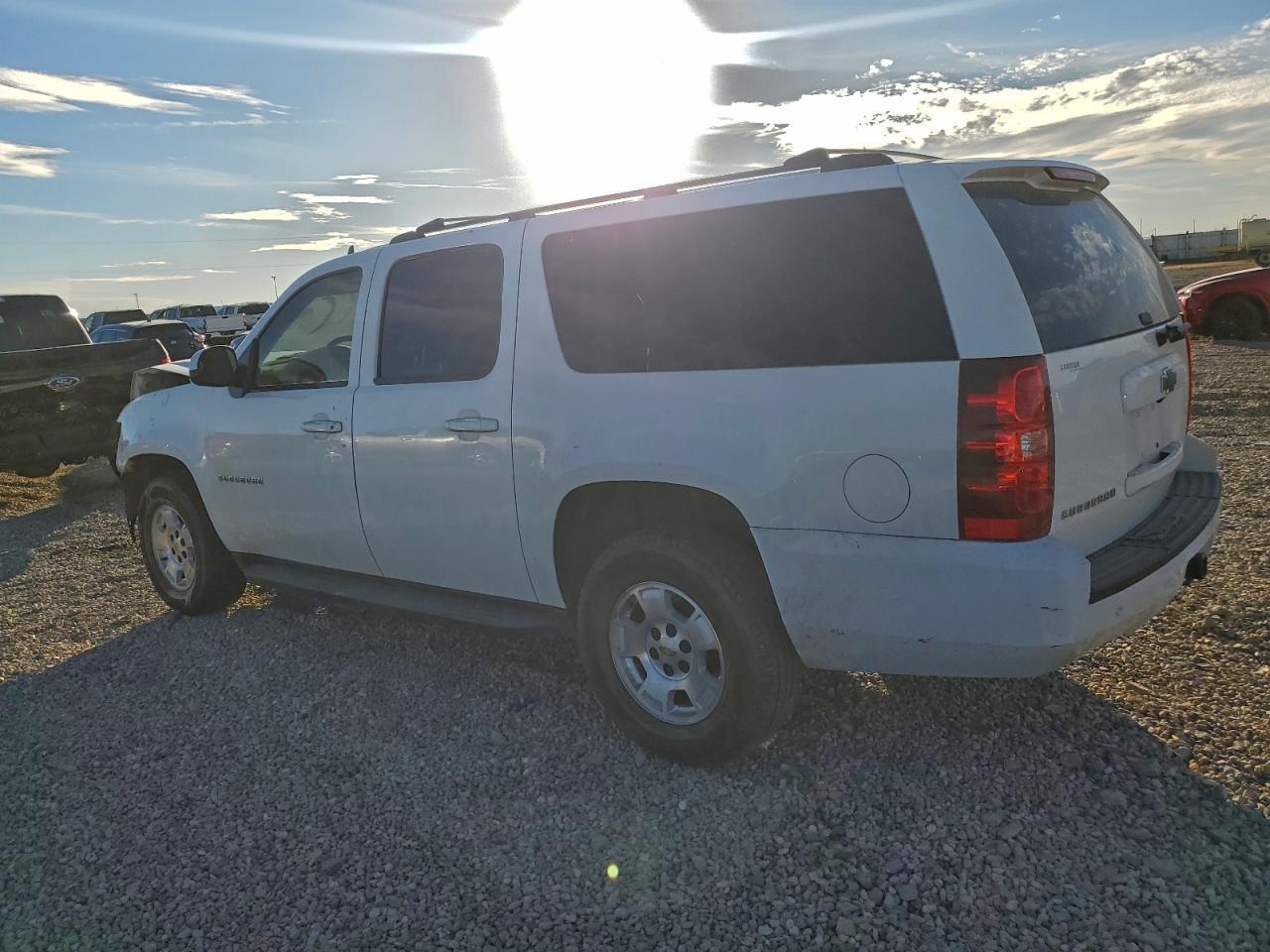 2014 Chevrolet Suburban C1500 Lt - Фото 2