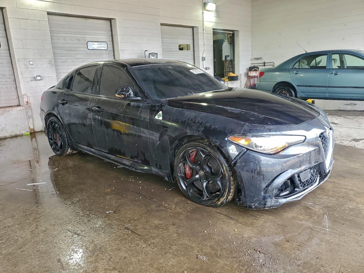 2017 Alfa Romeo Giulia Quadrifoglio - Image 4