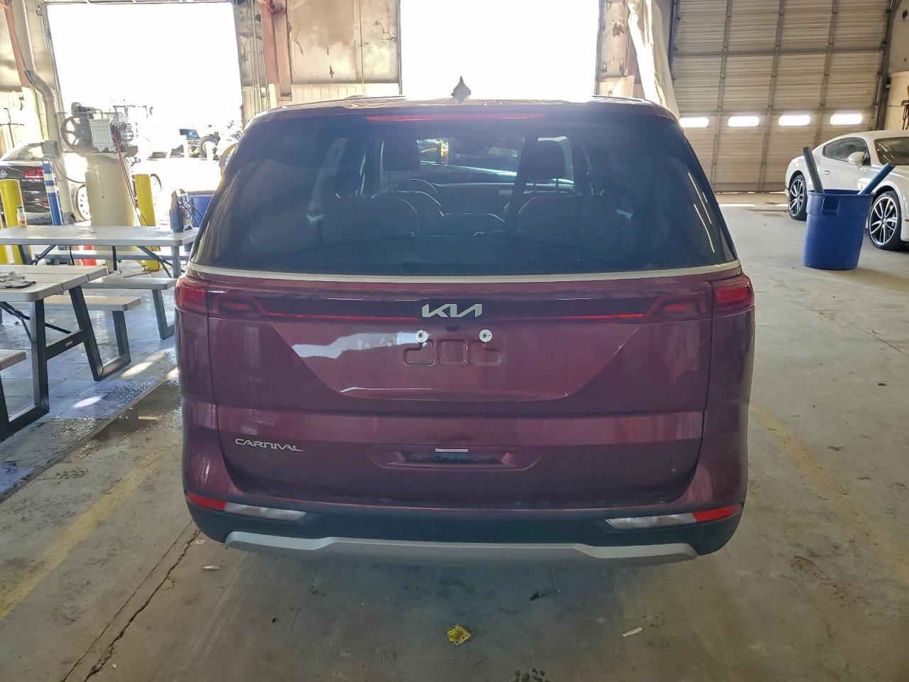2024 Kia Carnival Lx - Image 6
