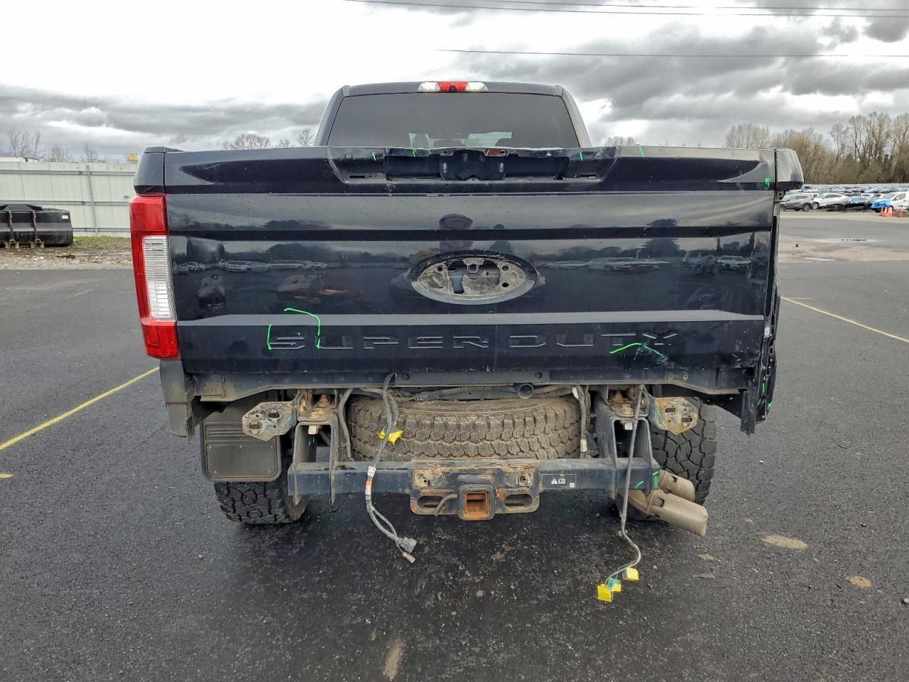 2017 Ford F350 Super Duty - Фото 6