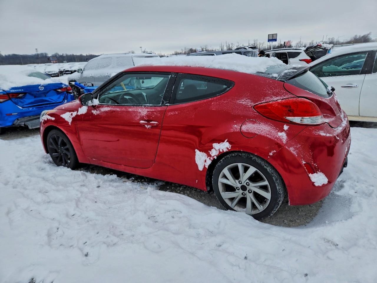 2016 Hyundai Veloster - Image 2