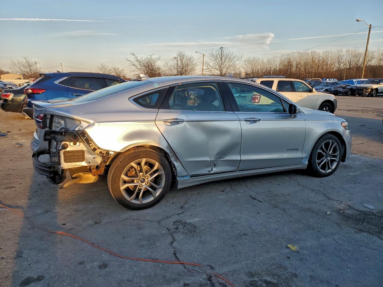 2019 Ford Fusion Titanium - Фото 3
