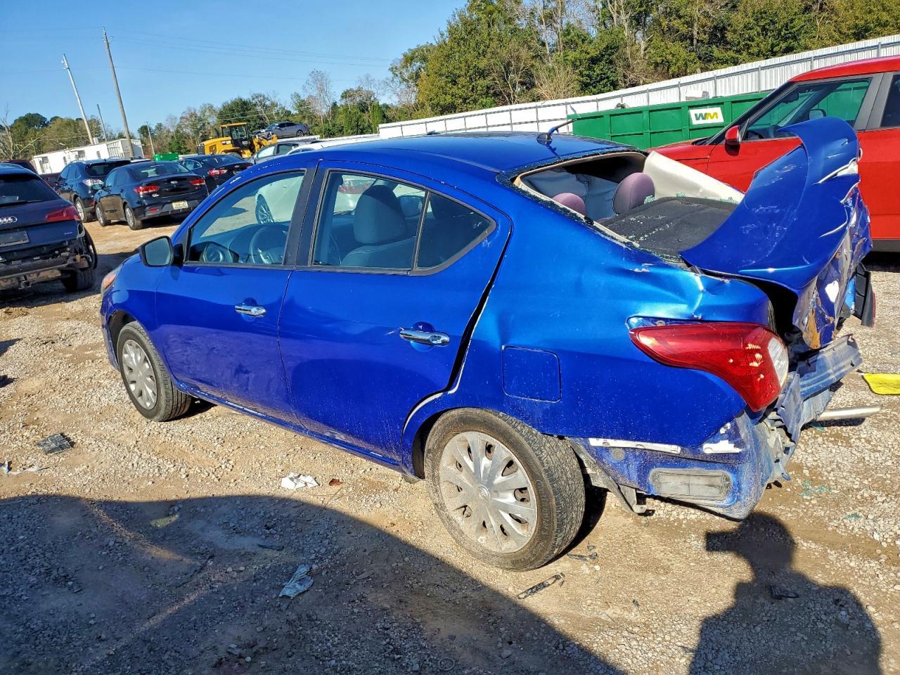 2016 Nissan Versa S - Фото 2