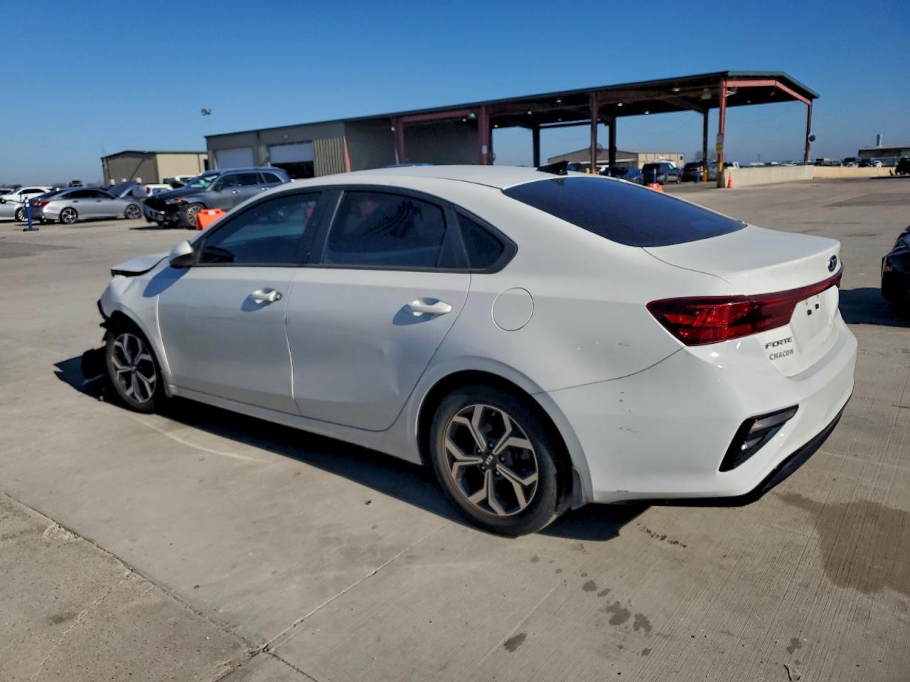 2020 Kia Forte Lxs - Фото 2