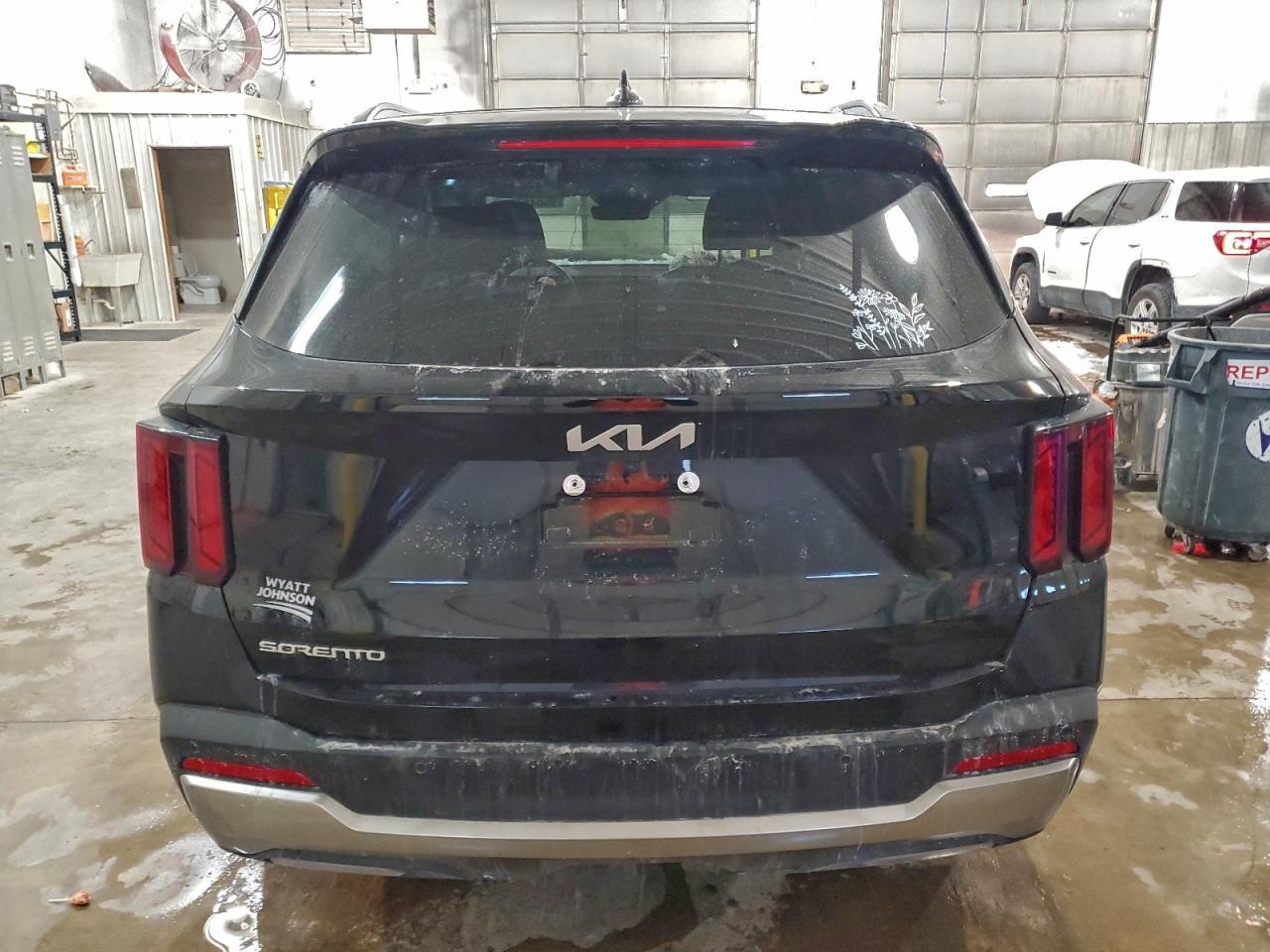 2025 Kia Sorento Ex - Image 6
