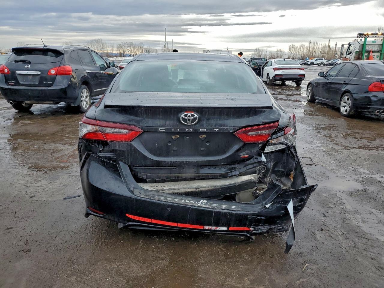 2022 Toyota Camry Se - Image 6