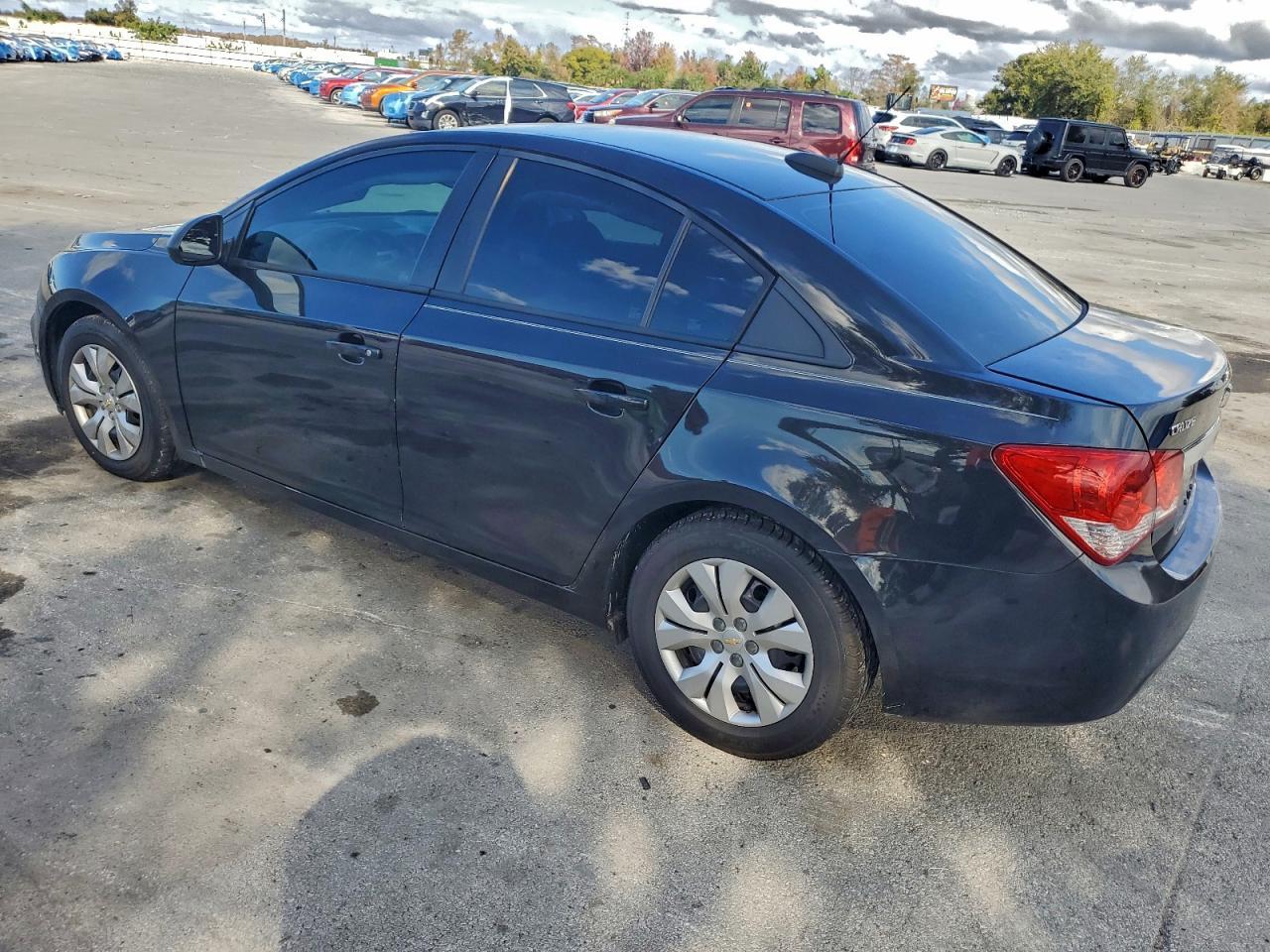2015 Chevrolet Cruze Ls - Фото 2