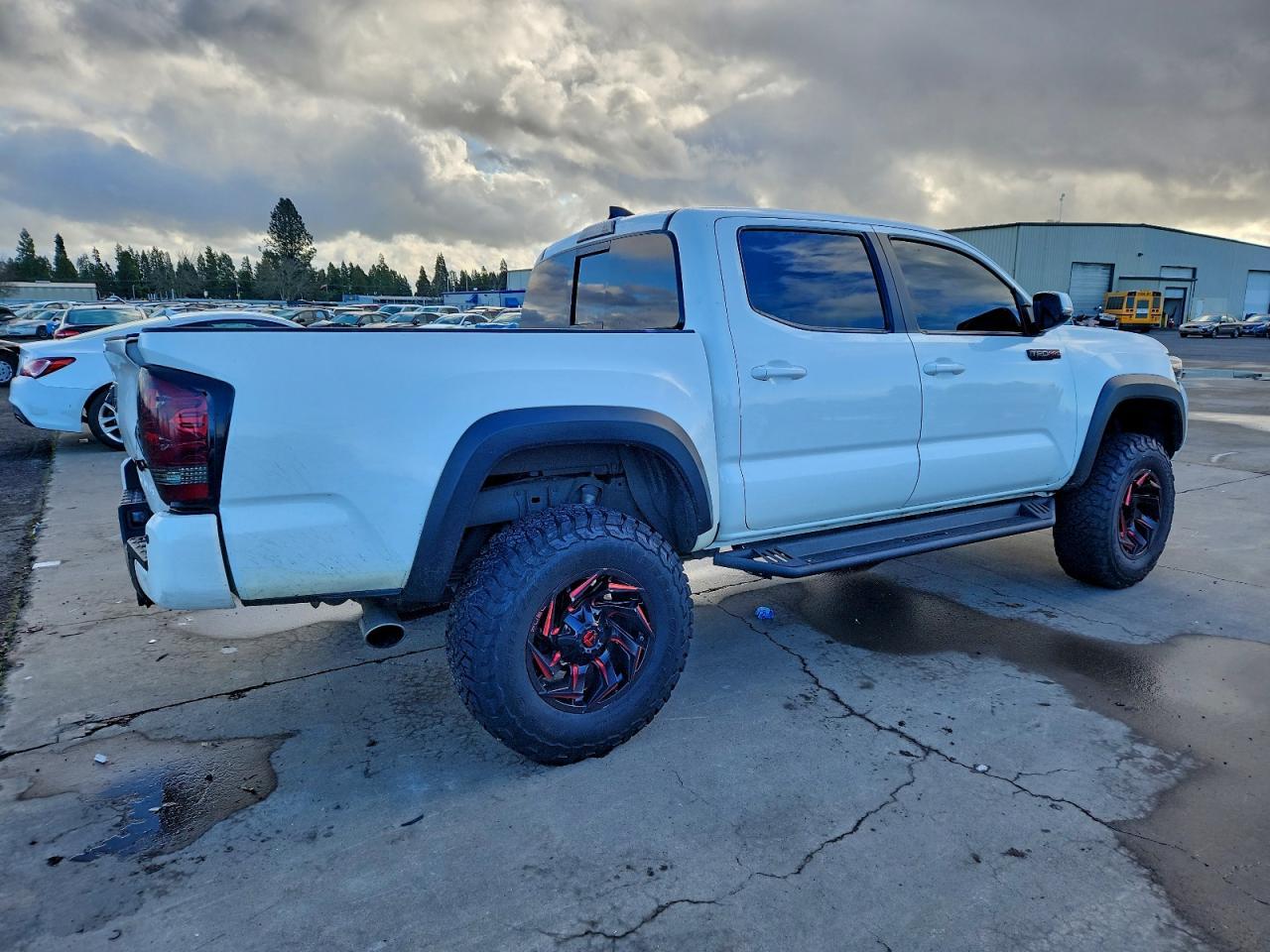 2018 Toyota Tacoma Double Cab - Image 3
