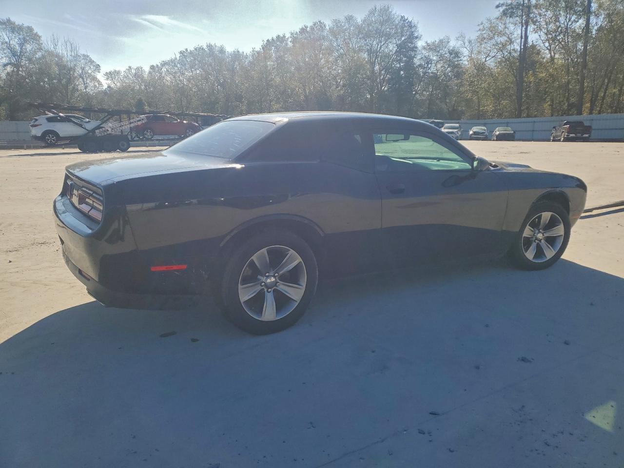 2016 Dodge Challenger Sxt - Image 3