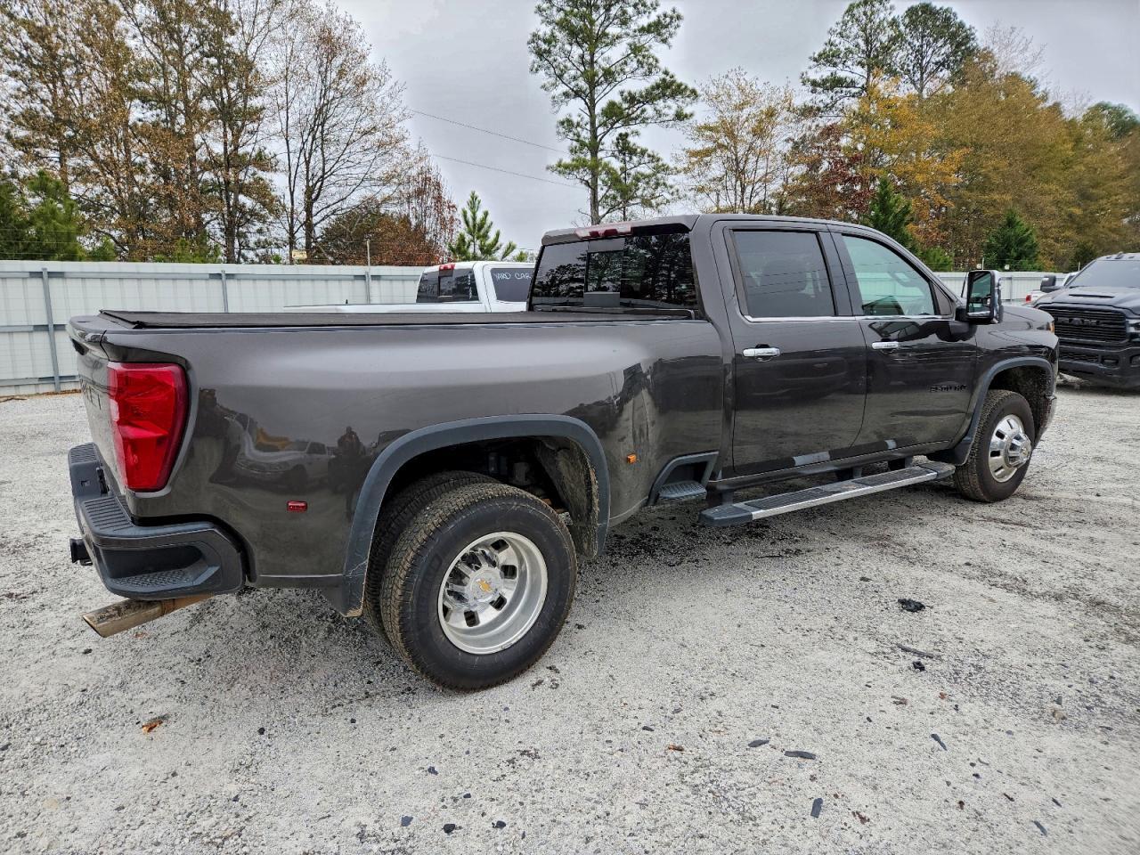 2020 Chevrolet Silverado K3500 High Country - Image 3