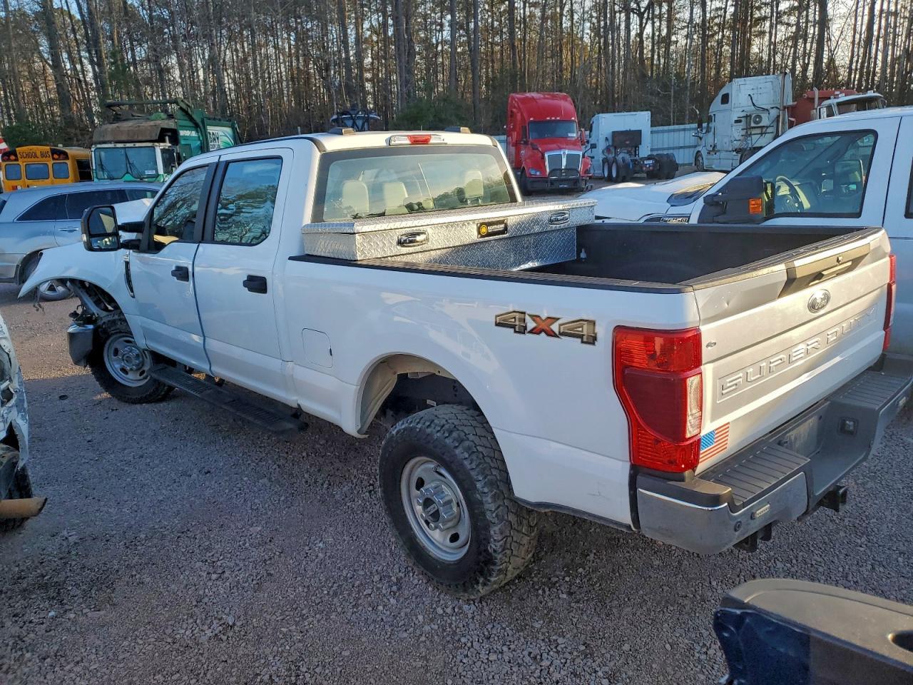2022 Ford F250 Super Duty - Фото 2