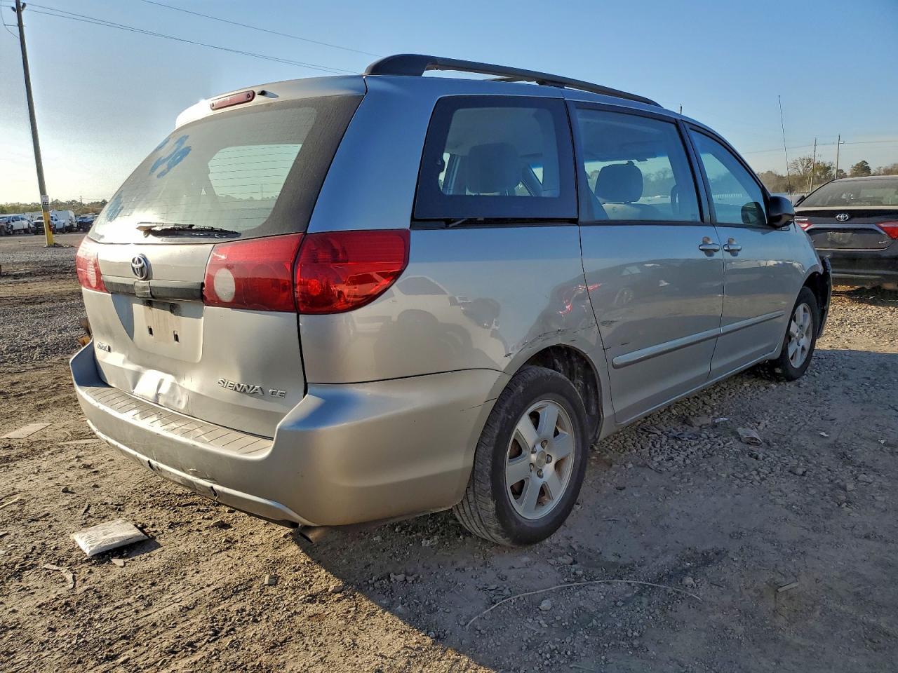 2007 Toyota Sienna Ce - Фото 3