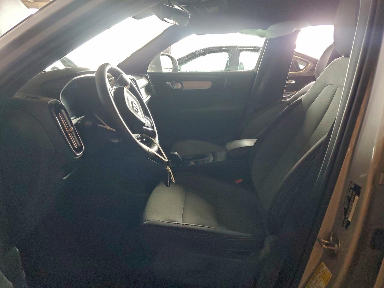 2024 Volvo Xc40 Core - Image 7