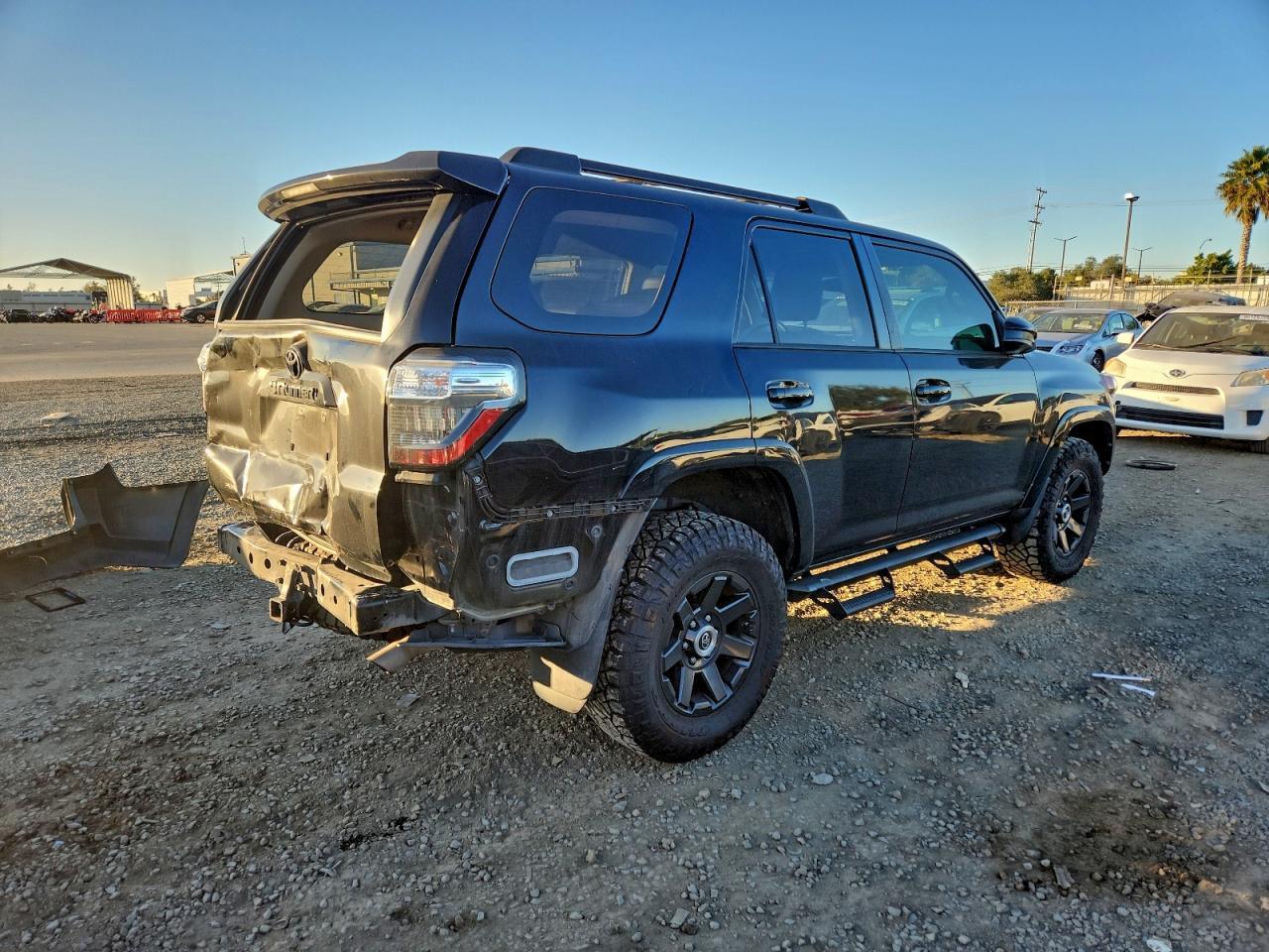 2021 Toyota 4Runner Sr5/Sr5 Premium - Image 3