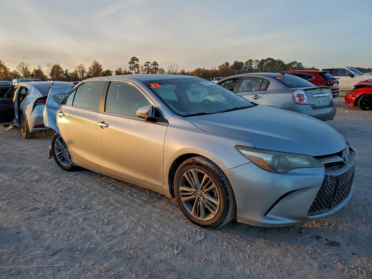 2016 Toyota Camry - Фото 4