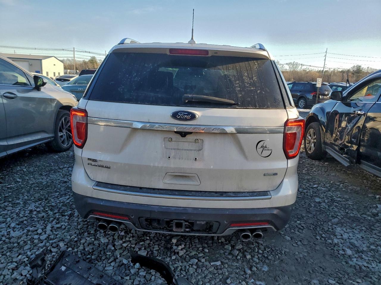 2018 Ford Explorer Platinum - Image 6