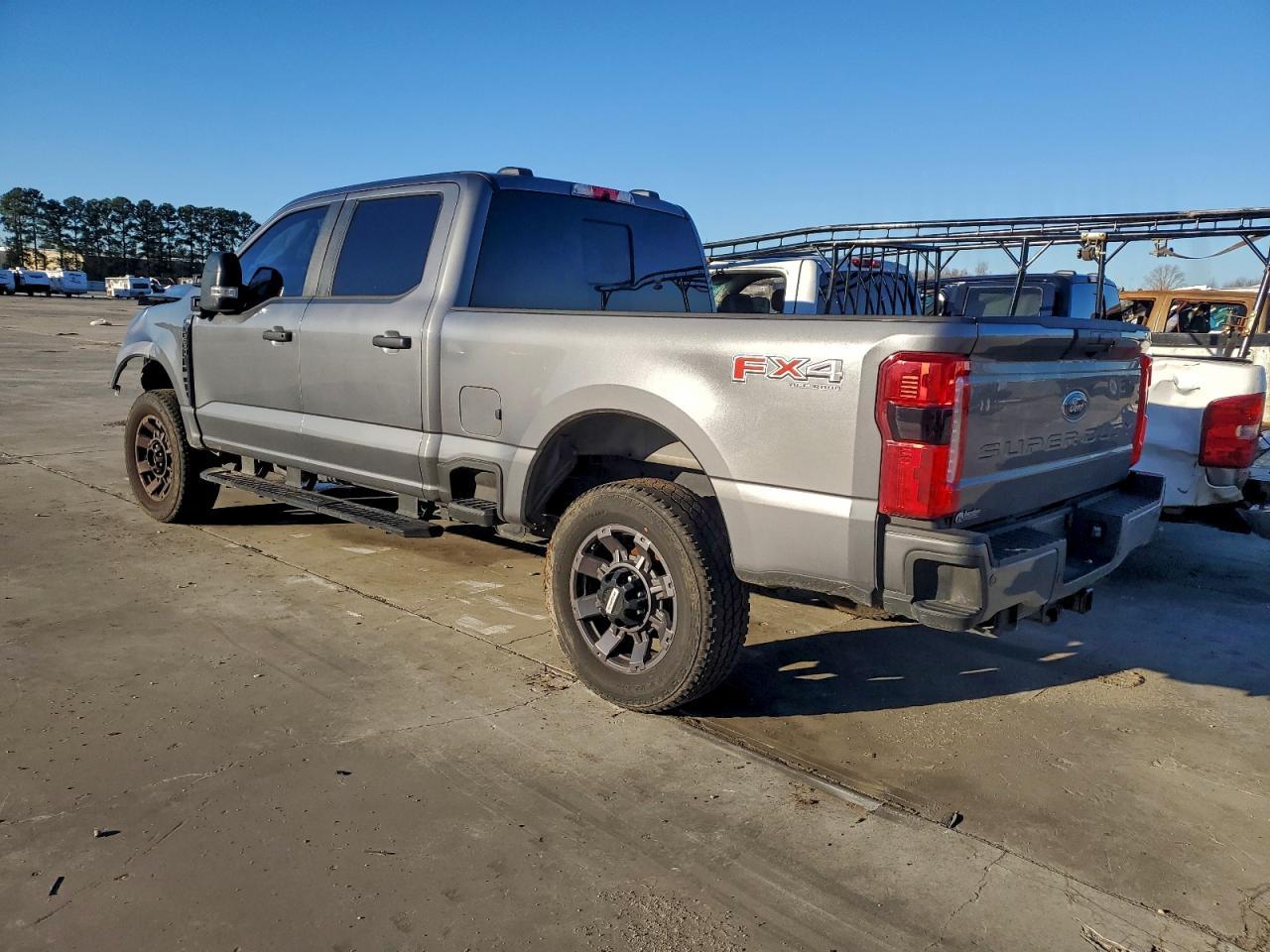 2024 Ford F250 Super Duty - Image 2