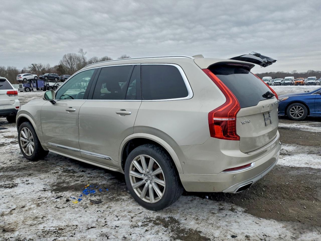 2016 Volvo Xc90 T6 - Image 2