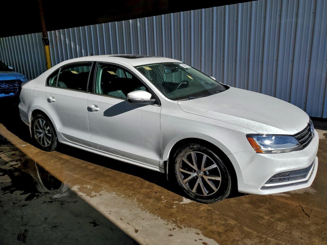 2017 Volkswagen Jetta Se - Image 4