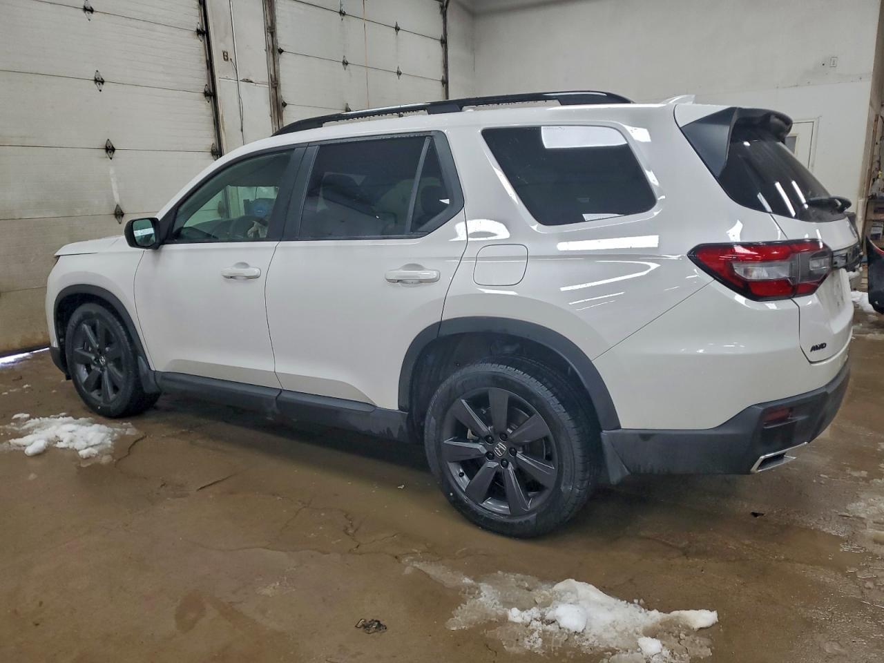 2025 Honda Pilot Sport - Image 2