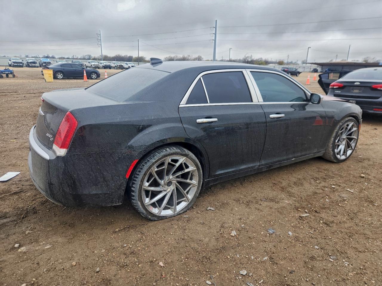 2015 Chrysler 300C - Image 3